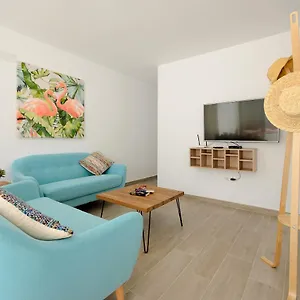 White Volcano Apartment, Free Access To The Fariones Sports Center Apartment Puerto del Carmen (Lanzarote)